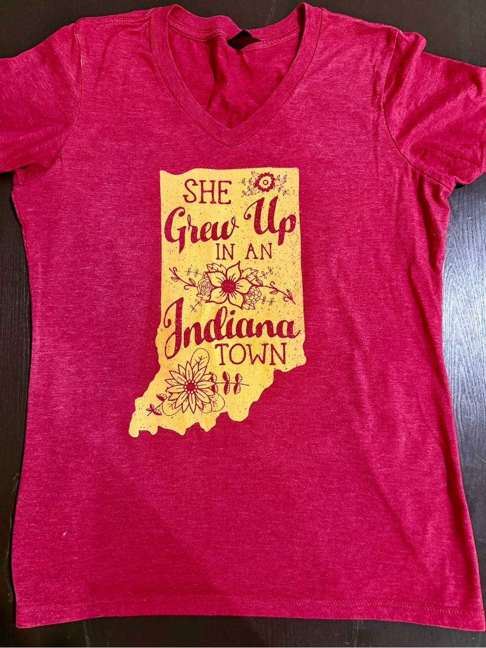 Indiana Women’s Graphic V-Neck Cotton Tee - Red - Size L
